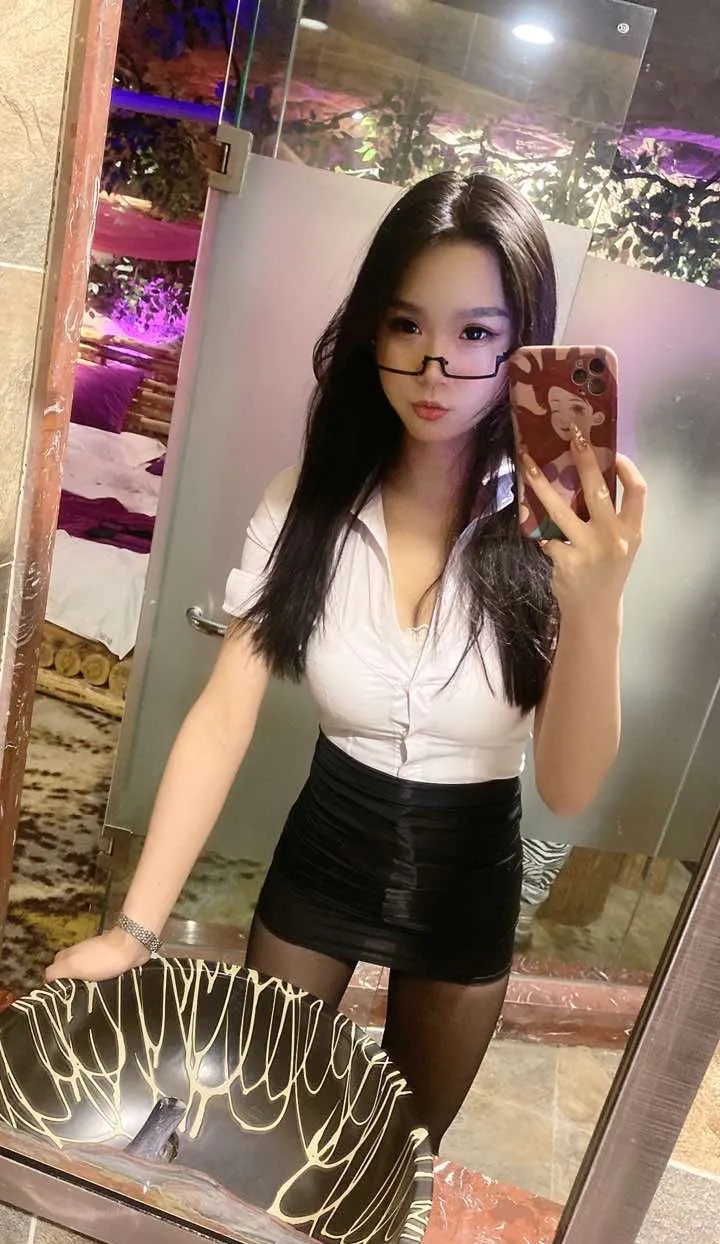 郑州体验了一个刚下海清纯少女，山区少数民族女孩